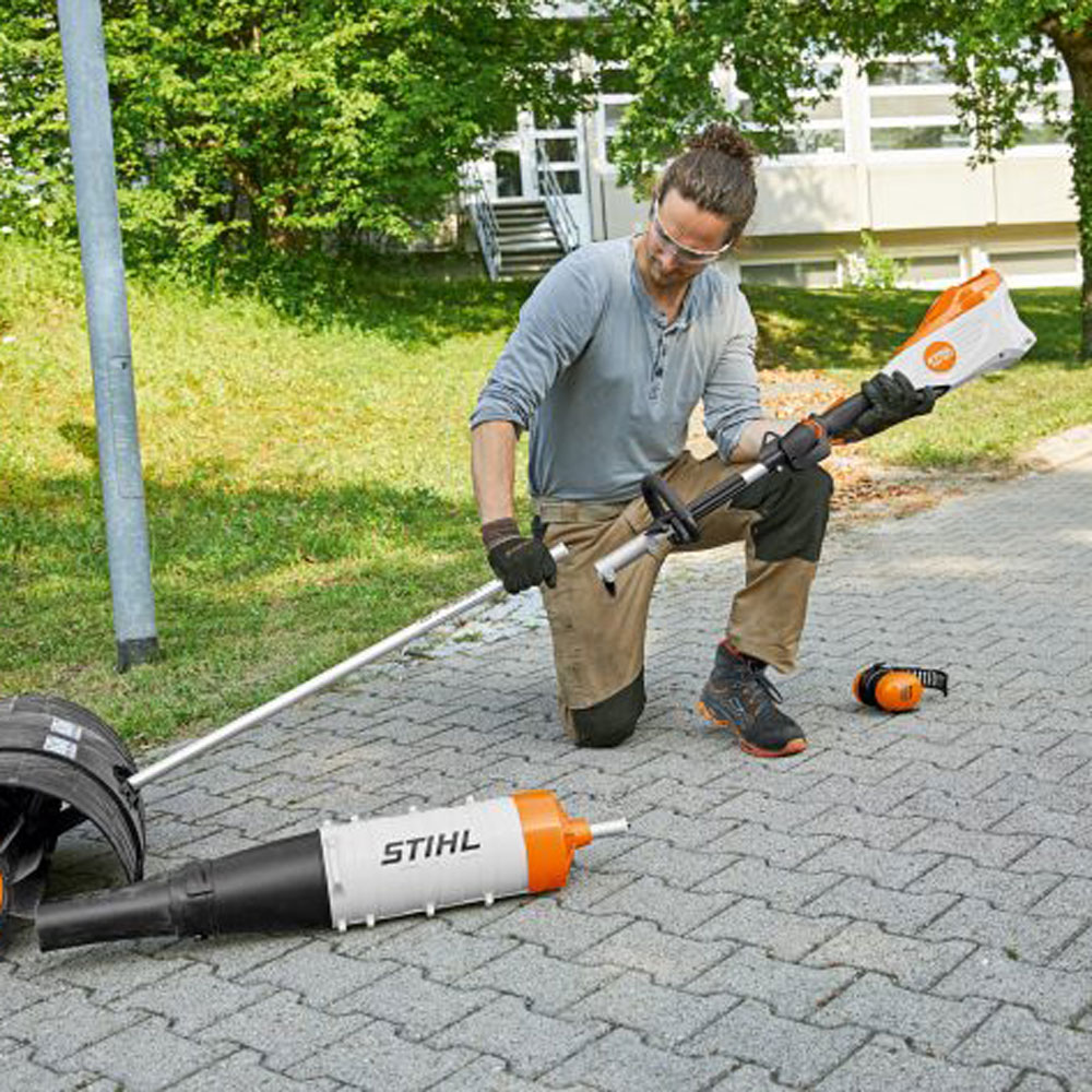 Produktabbildung: STIHL - KMA 135 R ohne Akku und ohne Ladegerät